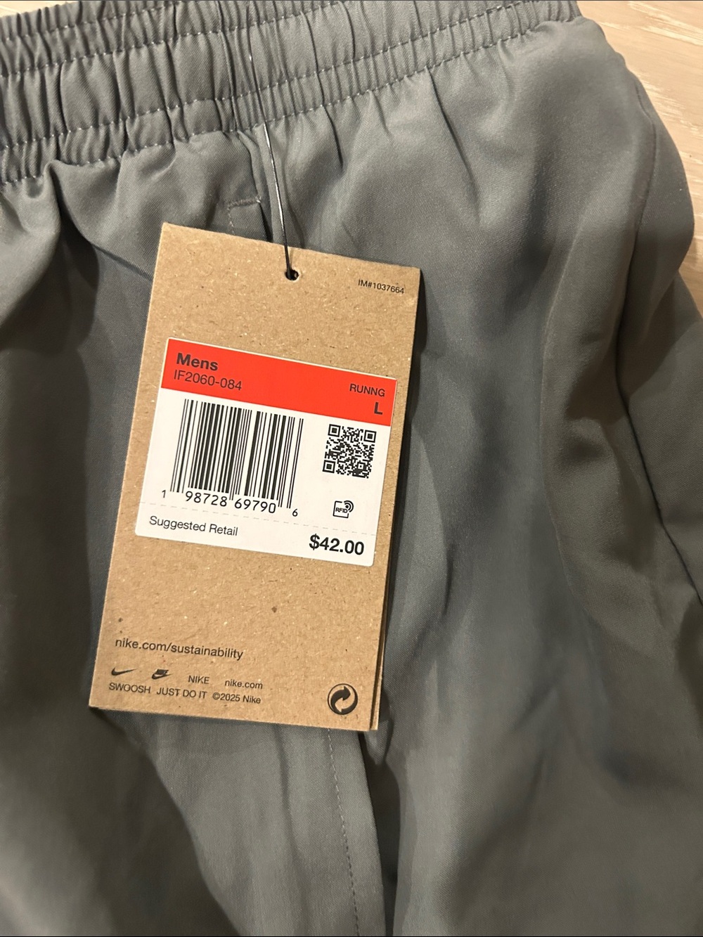 Nike Men’s Gray 5" Training Shorts - Picture 2 of 5
